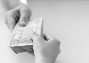 Українці беруть кредити майже рекордними темпами – 12 млрд грн за місяць 