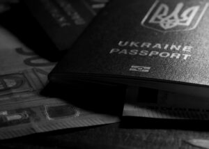 Українці задекларували на третину менше іноземних доходів